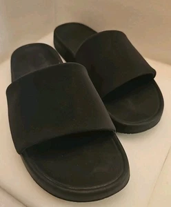 Lululemon Restfeel Pantoletten – schwarz/graphitgrau Sandalen Herren Größe 10 Damengröße 12 - Bild 1 von 7