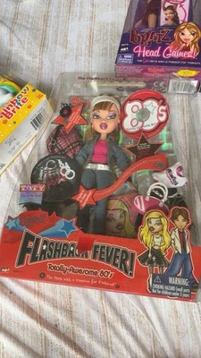 Muñeca Cloe Bratz Flashback Fever Collection 2004 totalmente impresionante años 80 rara/sin usar, en caja original Foto 1 de 2