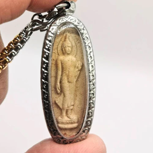 El 2500 Aniversario Buda Pose Amuletos Arcilla Cocida Collar Colgante Sagrado Foto 1 de 4