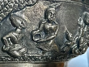 Antike silberne Metallschale burmesisch/thialand mit geprägtem figürlichem Dekor - Bild 1 von 9