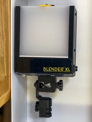 LED VIDEO LIGHT- Lowel Blender XL Bi-Color LED Location Light #BLENDERXL - Image 1 of 4