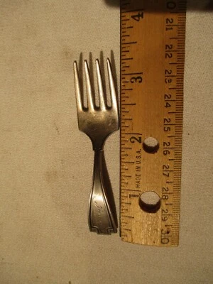 HORQUILLA BEBÉ VINTAGE PLATA ESTERLINA GRABADA JUNIOR. Foto 1 de 4