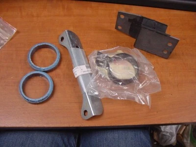 5 New Exhaust Parts MGB MGBGT 62-67 Flange gaskets Bracket Clamp Hanger Mount - Imagem 1 de 4