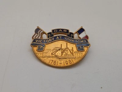 DAR Daughters Of The American Revolution Victory At Yorktown 1781-1981 No Mark - Image 1 of 4