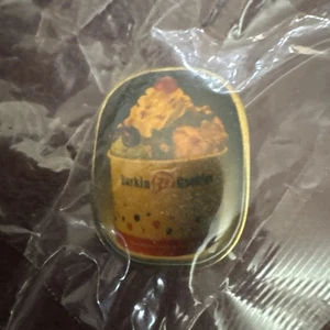 Baskin Robbins 31 Flavors Sundae Lapel Pin Rare Collectible Employee - Picture 1 of 3