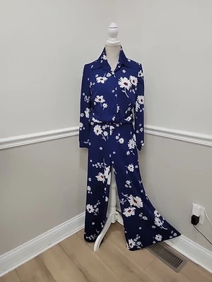 VTG Women’s 60s  2 pc Butte Knit  Suit Wide Leg Pant Shirt Set /Floral Print  - Image 1 of 4