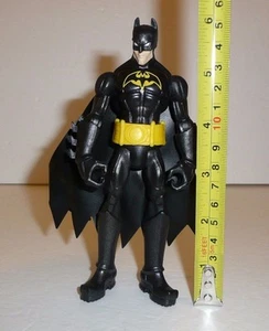 Batman 6" Action Figure Black With Cape DC Comics JUSTICE LEAGUE 2011 Mattel - Picture 1 of 5