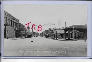 GOLINERA ESTÁNDAR RPPC, DISTRITO COMERCIAL LITCHFIELD AVE~WILLMAR, MN - Imagen 1 de 2