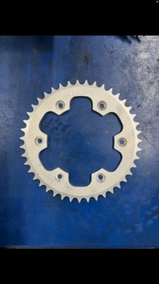 Husky Beta GasGas Suzuki 1990-2008 Piñón Aluminio 43t Nuevo CRF250 Todos los Años Foto 1 de 3