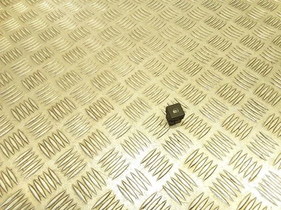 BMW 5 Touring E39 Central Locking Switch 8360828 2.00 Diesel 2003 32976309 - Image 1 of 2