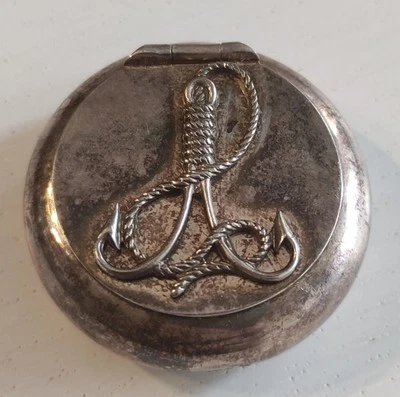 Pastillero antiguo de metal con decoración náutica - vintage Foto 1 de 4