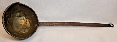 Cucharón de latón hecho a mano vintage de 25" con mango de hierro, cuenco de 8", lazo colgante, ¿antiguo? Foto 1 de 4