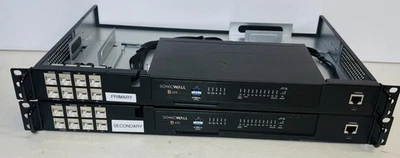 Lote de 2 dispositivos de seguridad de red SonicWALL TZ670 con racks un adaptador Foto 1 de 4