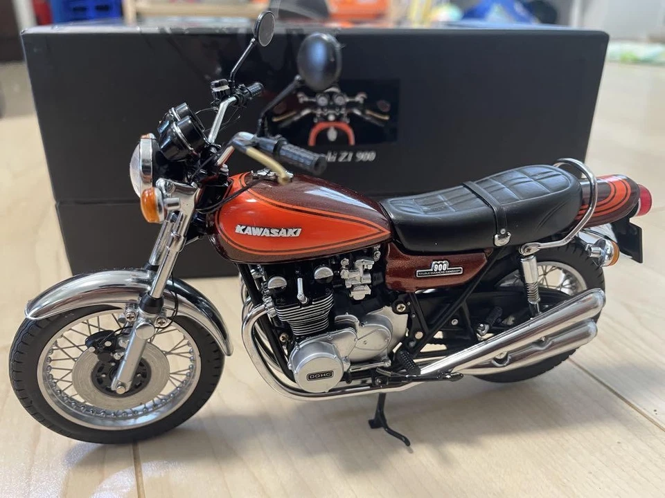 Minichamps Kawasaki Z1 900 escala 1/12 modelo diecast motocicleta réplica Foto 1 de 4