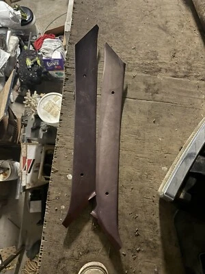 1982 - 1994 年 S10 BLAZER TYPHOON SYCLONE A 支柱装饰盖板红色原始设备制造商(SET) — 第 1/2 张图片