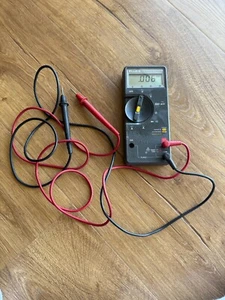 Multimetro Fluke 73 Serie II con Problemi Originali Testato Funzionante - ha nome inciso - Foto 1 di 16
