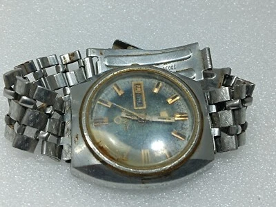 Omax Automatic 17Jewels Caliber 2066  Movement Watchmakers For Parts - Image 1 of 4