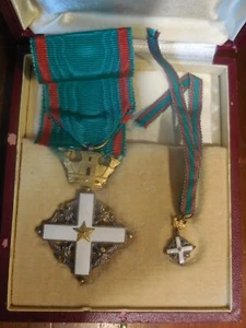 juego de cruz de caballero orden al mérito república variante medida reducida... - Picture 1 of 1