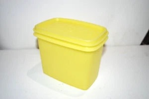 Tuppaware Container with Lid 1243-1 and 134433 Yellow VTG - Picture 1 of 7