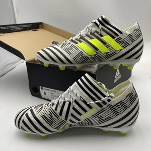 Botines de fútbol Adidas Nemeziz 17.1 FG blancos amarillos negros para hombre talla 5 (BB6075) - Imagen 1 de 21