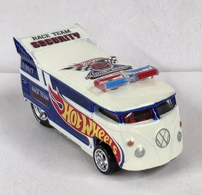 Autobús de arrastre Volkswagen 13th Collectors Nationals 2013 Hot Wheels RLC 1/3000 suelto Foto 1 de 4