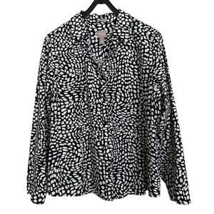 Chico’s Women’s Sz 3(XL) No Iron Black White Geometric Print Blouse - Picture 1 of 7