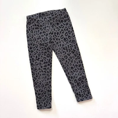 Leggings de vellón con estampado de leopardo grises y negros Baby Gap para niñas talla 5 Foto 1 de 2