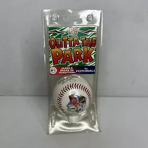 Outta The Park 1998 béisbol conmemorativo Mark McGwire 62 jonrones nuevo en paquete - Imagen 1 de 6