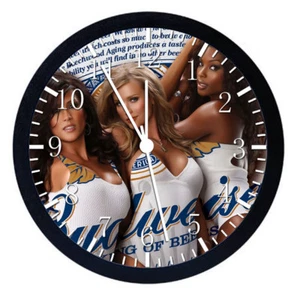 Sexy Bier Mädchen Wanduhr mit schwarzem Rahmen W102 - Bild 1 von 1