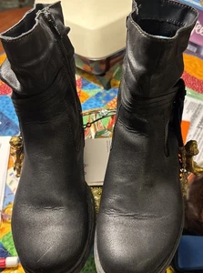 BOC Born Größe 8 M schwarz Leder lässig Reißverschluss Stiefeletten modisch - Bild 1 von 7