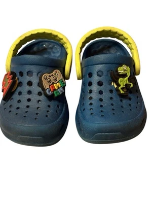 Sandálias tamanco Joybees infantil masculino tamanho 6/7 azul amarelo acento infantil/charme - Imagem 1 de 4