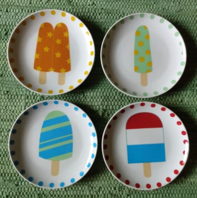 Juego de 4 platos de aperitivo para ensalada Boston Warehouse “Summer Pop” paleta colorida Foto 1 de 4