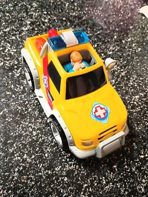 2001 Mattel Matchbox Electronic Rescue Truck w/Driver w/Binoculars 5.5" Yellow  - Image 1 of 4