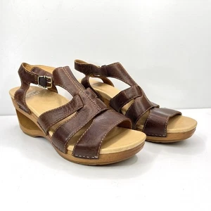 Dansko Trudy sandalo comodo da donna in pelle di vitello cerata marrone chiaro - EU 41 taglia 10,5 - - Foto 1 di 14