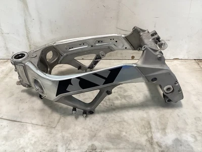 Aprilia RSV4 2016 15-18 RF LE RR cuadro principal chasis 100 % recto salvamento como nuevo Foto 1 de 3