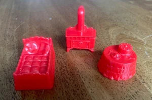 VTG 1981 Strawberry Shortcake Strawberry Land Replacement Parts Stove Bed Table - Picture 1 of 4