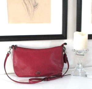 Borsa a tracolla Coach Chelsea bordeaux rosso pelle ciottoli tracolla - Foto 1 di 10