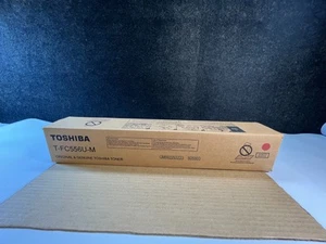 TOSHIBA T-FC556U-M Toner CARTRIDGE MAGENTA - Zdjęcie 1 z 8