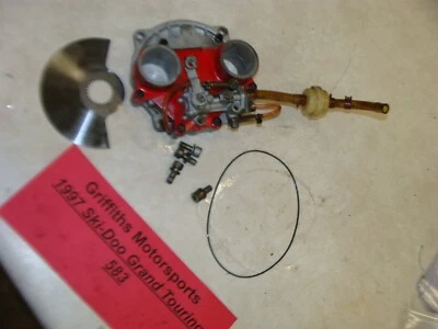 SKIDOO Grand Touring 583 1997 colector de admisión válvula giratoria bomba de aceite placa doble  Foto 1 de 4