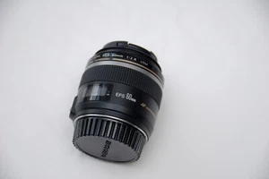 Canon EF-S 60mm f2.8 Macro USM Lens - Used - Picture 1 of 6