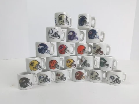 NFL Football  Mini Vending Machine Lot of 20 Promo Ceramic Mugs Teams Cover