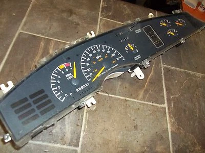 1992 1993 PONTIAC BONNEVILLE SPEEDOMETER CLUSTER 202K 带转速计,带控制台 — 第 1/4 张图片