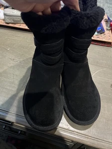 BOTAS MUJER KOOLABURRA BY UGG/ DELENE SHORT 1121504 NEGRAS TALLA 6/AUTÉNTICAS - Imagen 1 de 6