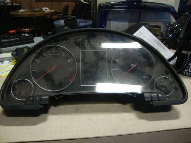 Velocímetro Cluster Thru VIN 100000 MPH Opt 9Q4 para 02-03 AUDI A4 238357 Foto 1 de 4