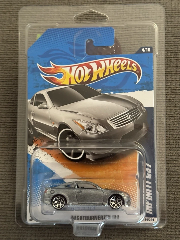 Protector Hot Wheels Infiniti G37 Nightburnerz 4/10 plateado Foto 1 de 4