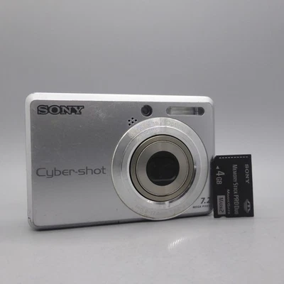 Sony Digital Camera Cybershot DSC-S730 7.2MP Silver Tested - Image 1 of 4