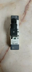 VÁLVULA SOLENOIDE NEUMÁTICA SMC VQ7-6-FPG-D-3Z - Imagen 1 de 6