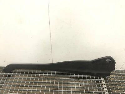 Protector lateral derecho panel central Chevrolet Camaro MK6 23200657 2017 Foto 1 de 4