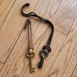 FOSSIL set of 2 replacement Key Tag shaped Charms Fob Bag Charm Leather - Foto 1 di 6