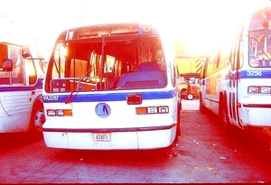 ORIGINAL KODACHROME SLIDE NYC BUS 1983 GM RTS #PA3287 GLEASON DEP. FEUER 22.10.92 - Bild 1 von 1